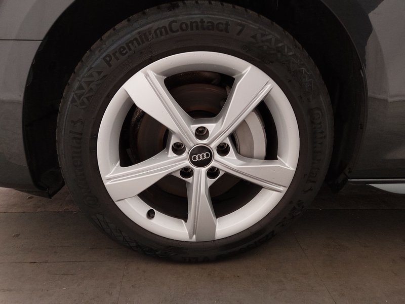 Audi A4 Avant 40 TDI automatik advanced • panorama • Full LED — 8