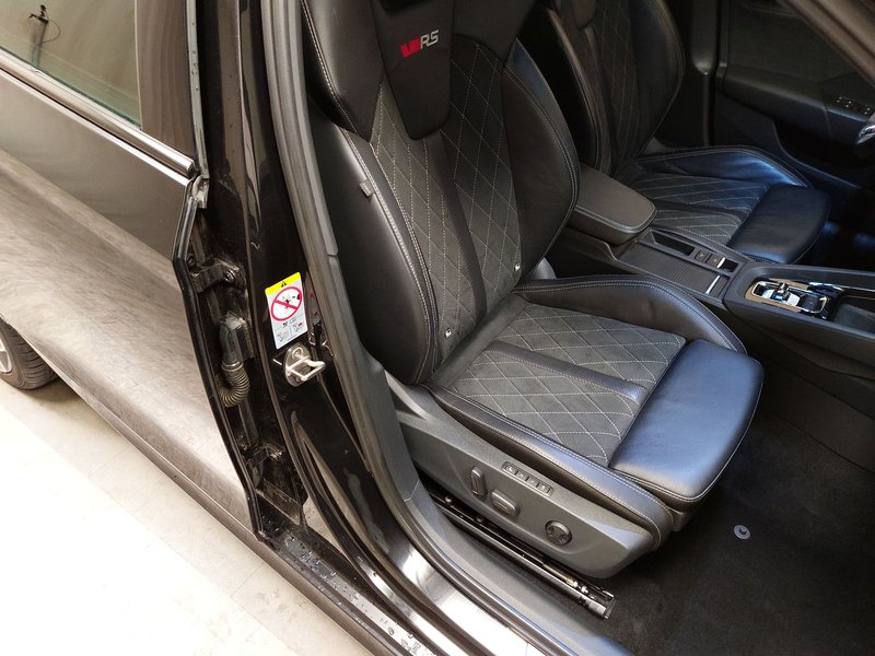 Škoda Octavia Kombi 2.0 TDI automatik RS • ACC • adaptivno ogibanje — 10