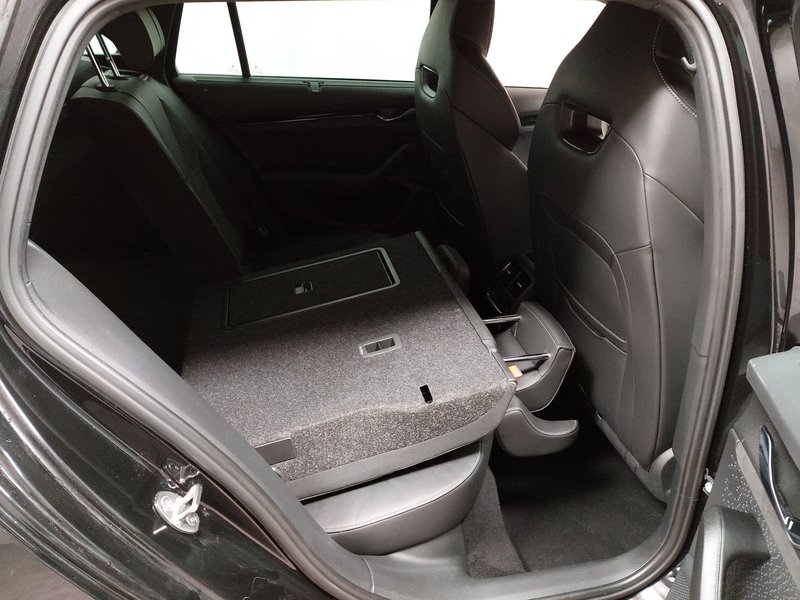 Škoda Octavia Kombi 2.0 TDI automatik RS • ACC • adaptivno ogibanje — 11