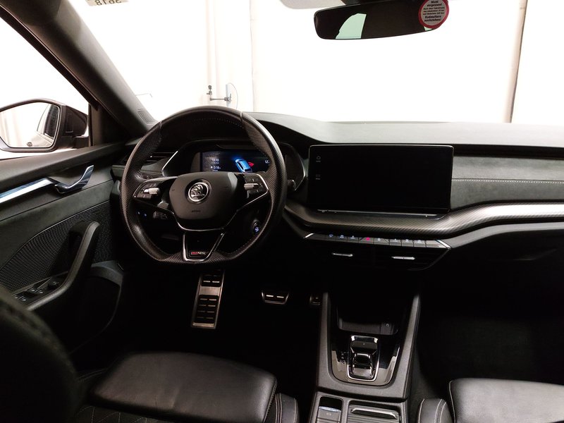Škoda Octavia Kombi 2.0 TDI automatik RS • ACC • adaptivno ogibanje — 20