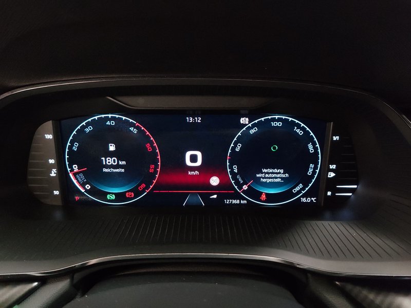 Škoda Octavia Kombi 2.0 TDI automatik RS • ACC • adaptivno ogibanje — 24