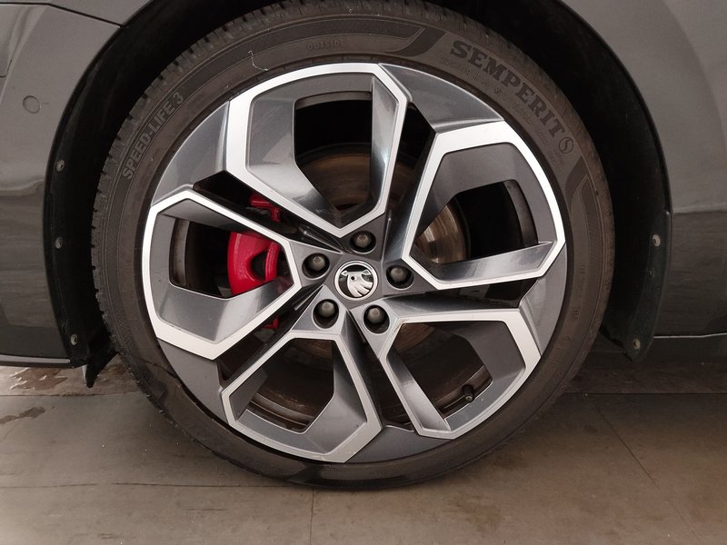 Škoda Octavia Kombi 2.0 TDI automatik RS • ACC • adaptivno ogibanje — 8