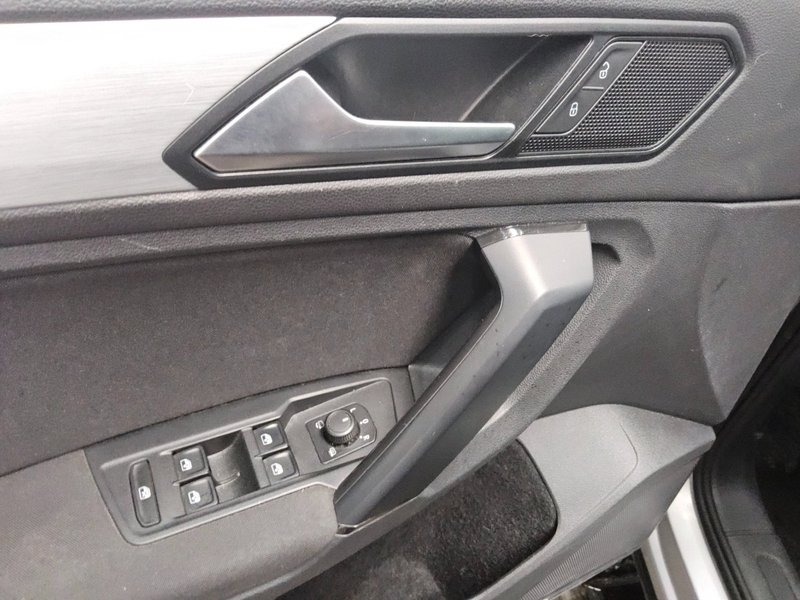 Volkswagen Tiguan 2.0 TDI automatik • ACC • Full LED — 9