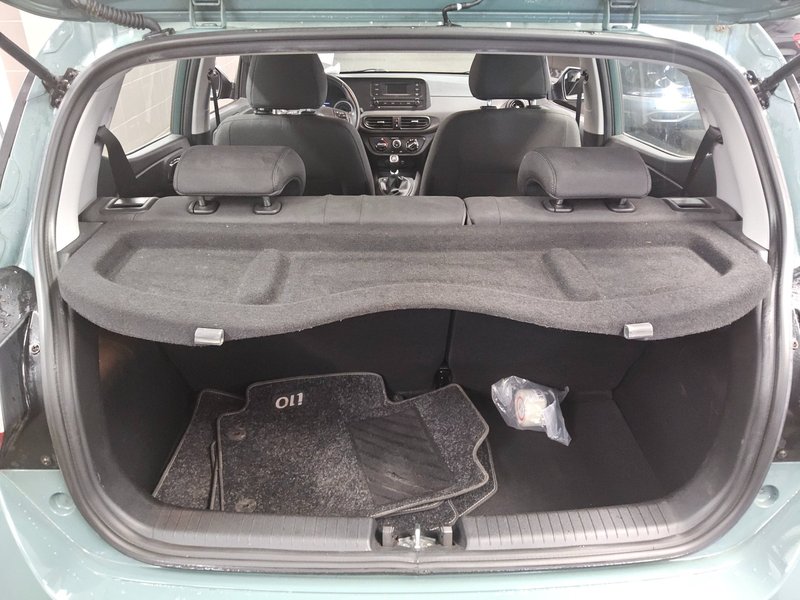 Hyundai i10 1.0 — 11