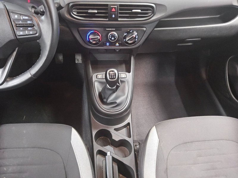 Hyundai i10 1.0 — 6