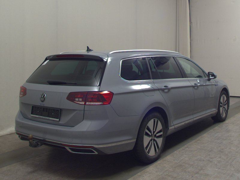 Volkswagen Passat Variant GTE 1.4 TSI automatik • ACC • LED — 4