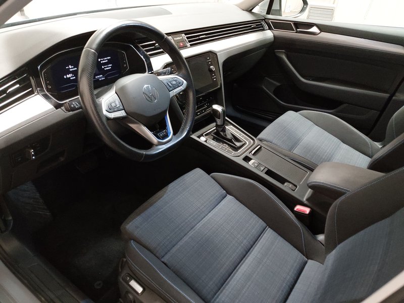 Volkswagen Passat Variant GTE 1.4 TSI automatik • ACC • LED — 6
