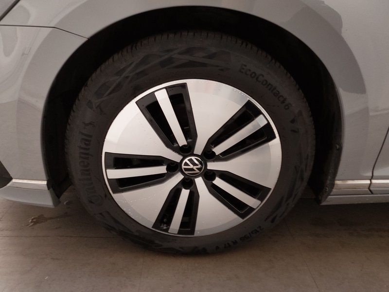 Volkswagen Passat Variant GTE 1.4 TSI automatik • ACC • LED — 8