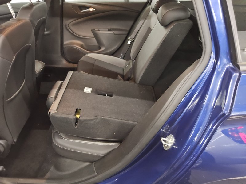 Opel Astra ST 1.2 Turbo Elegance • Full LED — 12