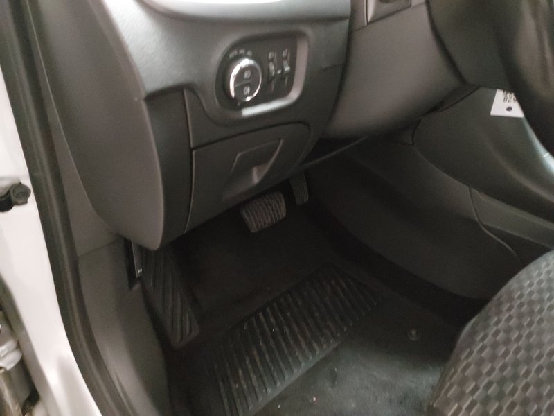 Opel Astra ST 1.5 D Business Edition automatik • Full LED — 7