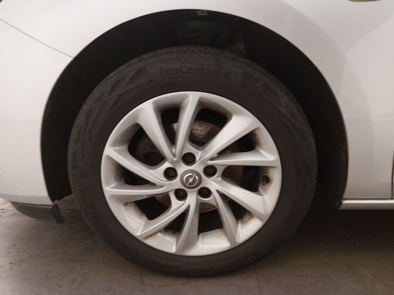 Opel Astra ST 1.5 D Business Edition automatik • Full LED — 8