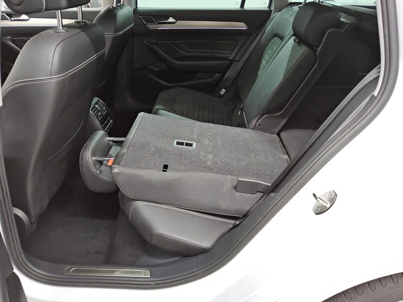 Volkswagen Passat Variant 2.0 TDI 4MOTION automatik Elegance • bežično punjenje — 12