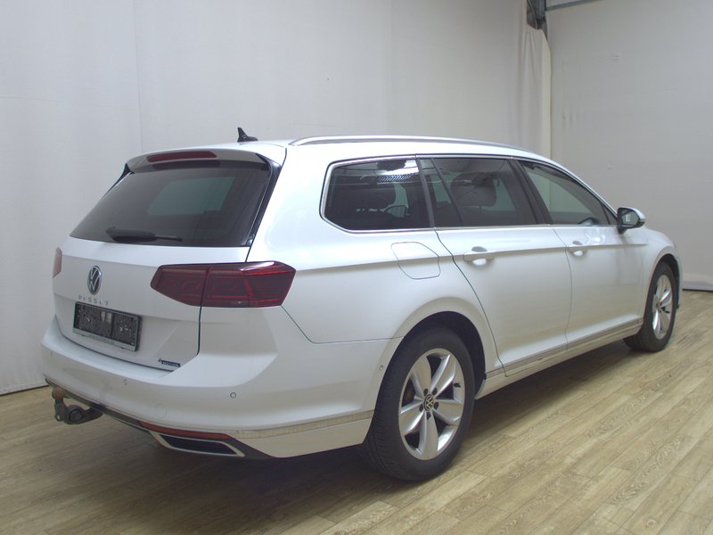 Volkswagen Passat Variant 2.0 TDI 4MOTION automatik Elegance • bežično punjenje — 4