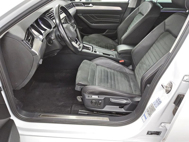 Volkswagen Passat Variant 2.0 TDI 4MOTION automatik Elegance • bežično punjenje — 8