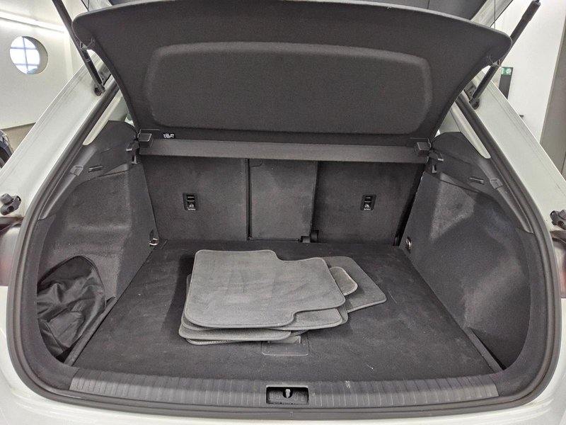 Audi Q3 35 TDI automatik • Full LED • AHK — 12