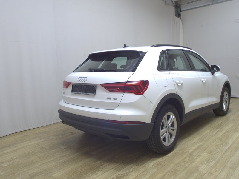 Audi Q3 35 TDI automatik • Full LED • AHK — 4