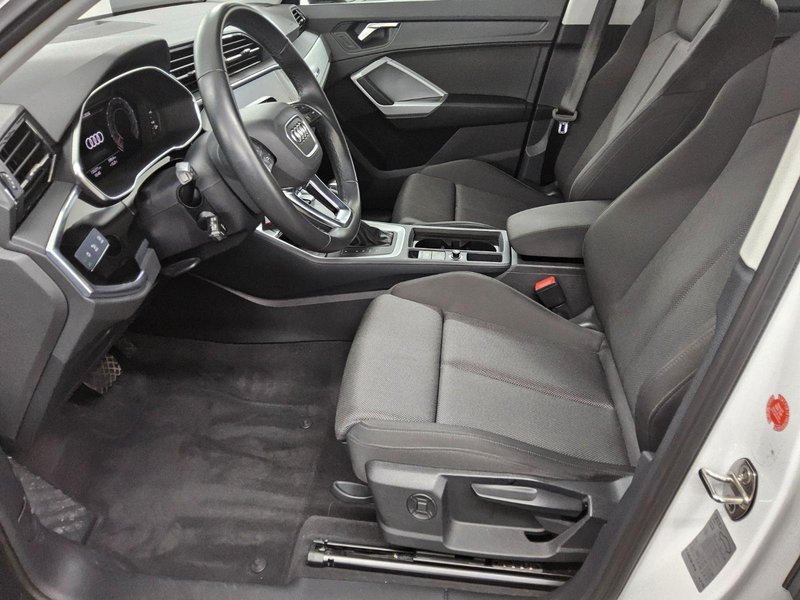 Audi Q3 35 TDI automatik • Full LED • AHK — 9