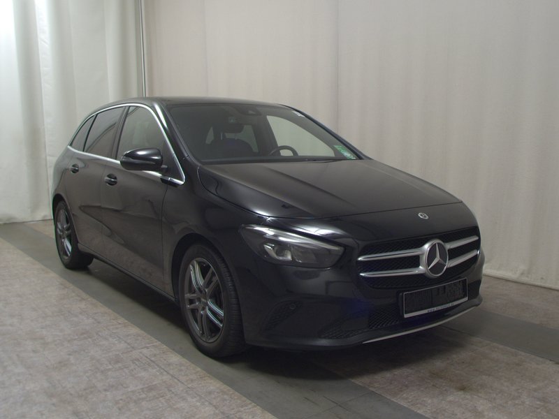Mercedes-Benz B 200 d automatik Progressive • LED — 3