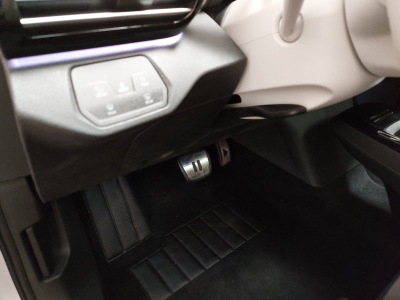 Volkswagen ID.4 Pro • ACC • LED — 7