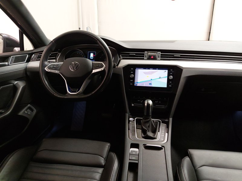 Volkswagen Passat GTE 1.4 TSI automatik • panorama • ACC — 18