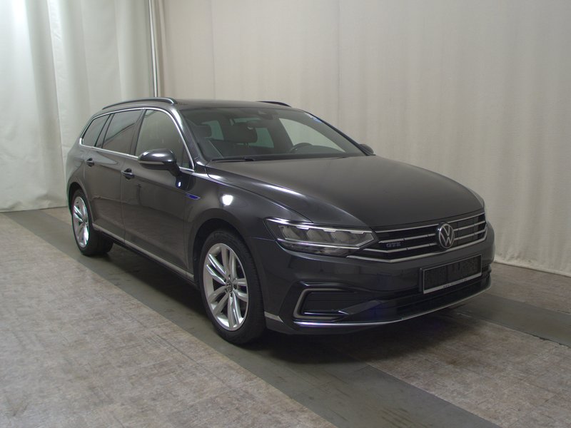 Volkswagen Passat GTE 1.4 TSI automatik • panorama • ACC — 3