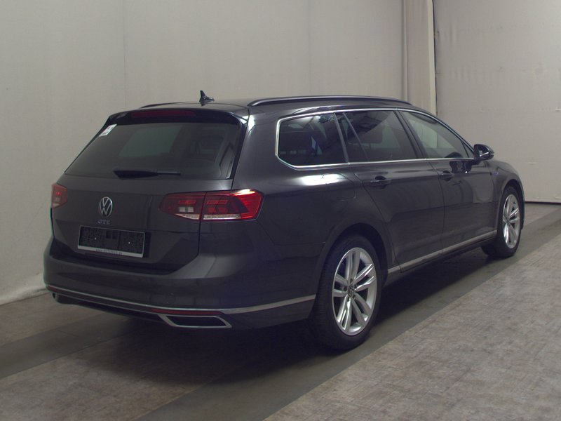 Volkswagen Passat GTE 1.4 TSI automatik • panorama • ACC — 4