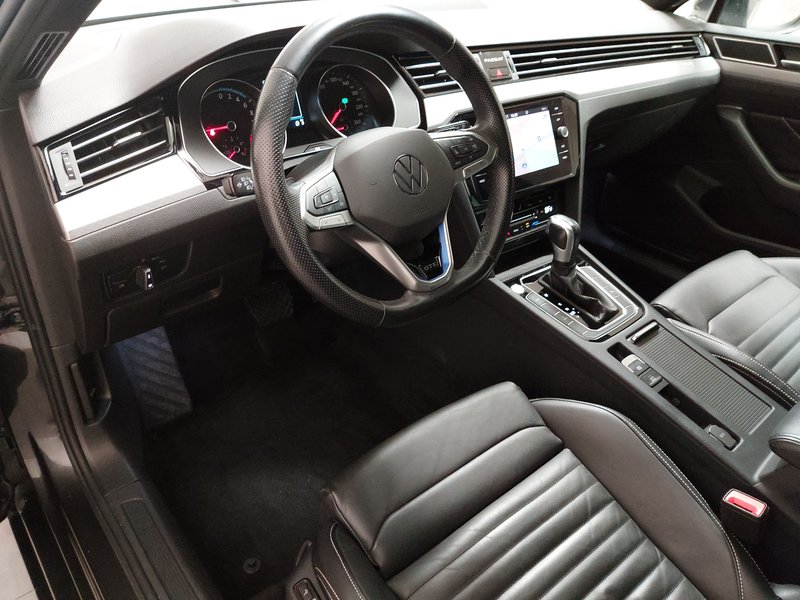 Volkswagen Passat GTE 1.4 TSI automatik • panorama • ACC — 6