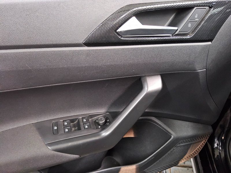 Volkswagen Taigo 1.0 TSI automatik Life • ACC • Full LED — 10