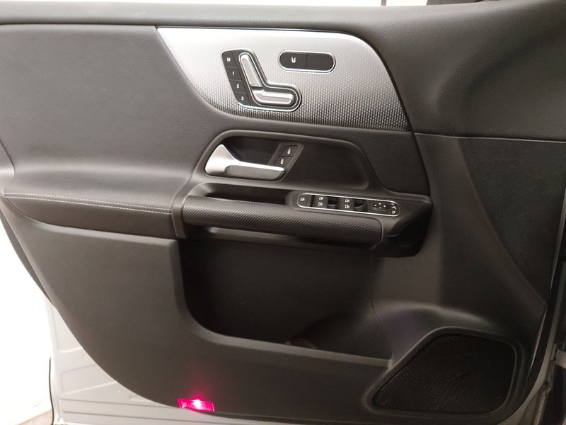 Mercedes-Benz GLB 220 d 4MATIC automatik Style • 360° kamera • ACC — 5