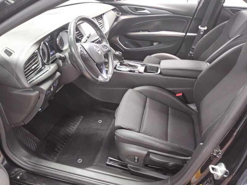 Opel Insignia Sports Tourer 2.0 CDTI automatik Business Edition • AHK • Full LED — 8