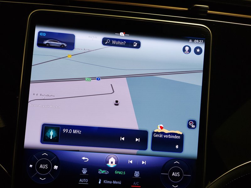 Mercedes-Benz EQE 300 • Full LED • digitalni instrumenti — 19