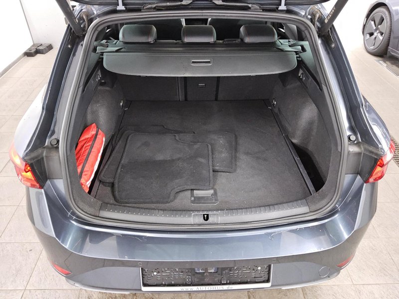SEAT Leon Sportstourer 2.0 TDI FR-Line automatik • ACC • adaptivni ovjes — 13