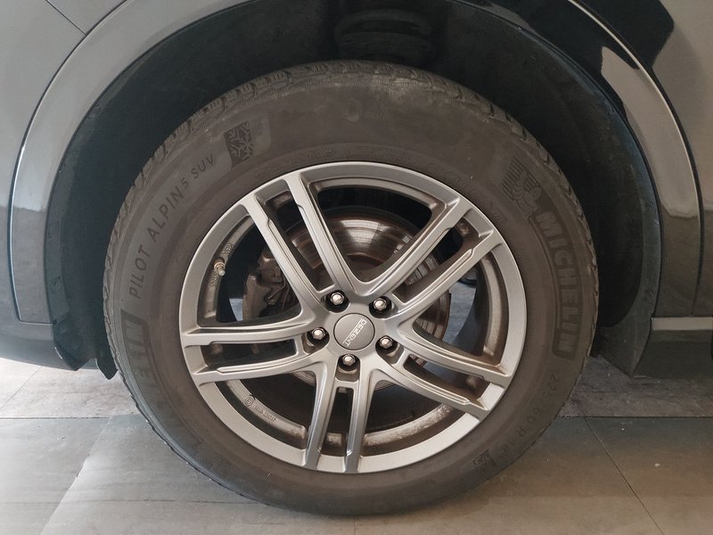 Ford Kuga 2.0 EcoBlue ST-Line X automatik • 4x4 • el. vrata prtljažnika — 8