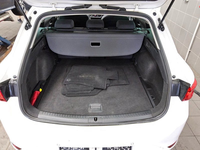 SEAT Leon Sportstourer 2.0 TDI automatik Style • ACC • LED — 13