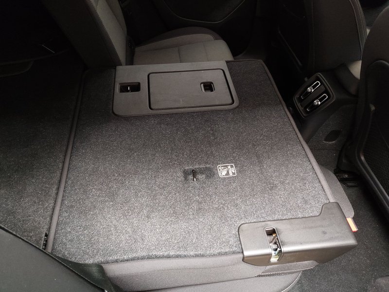 Volvo XC40 T4 Recharge automatik Core • ACC • električna vrata — 11