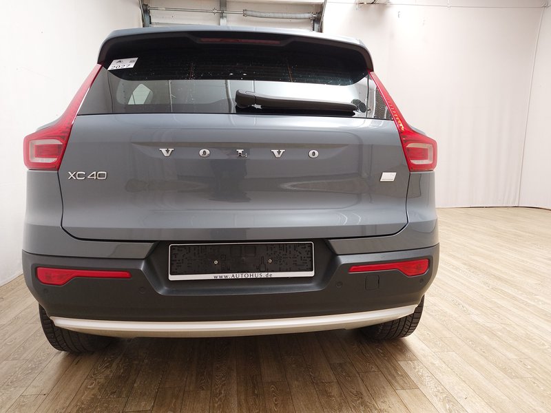 Volvo XC40 T4 Recharge automatik Core • ACC • električna vrata — 14