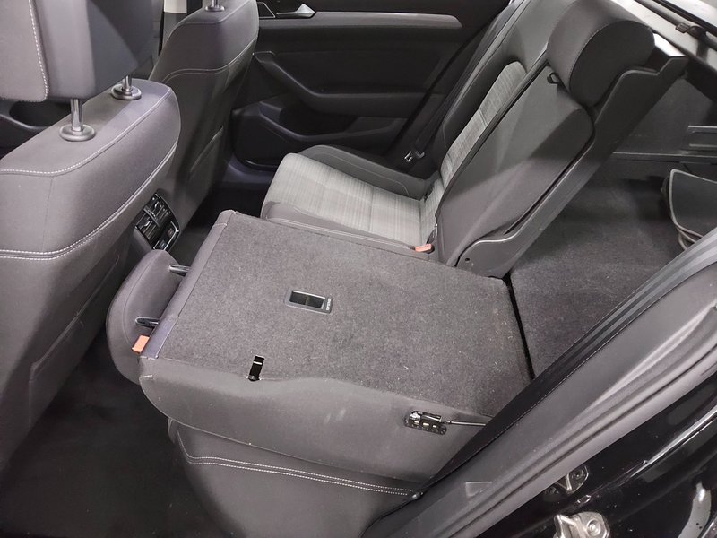 Volkswagen Passat Variant 2.0 TDI automatik • AHK • električna vrata prtljažnika — 12