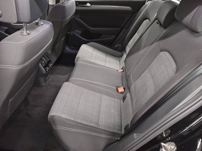 Volkswagen Passat Variant 2.0 TDI automatik • AHK • električna vrata prtljažnika — 13