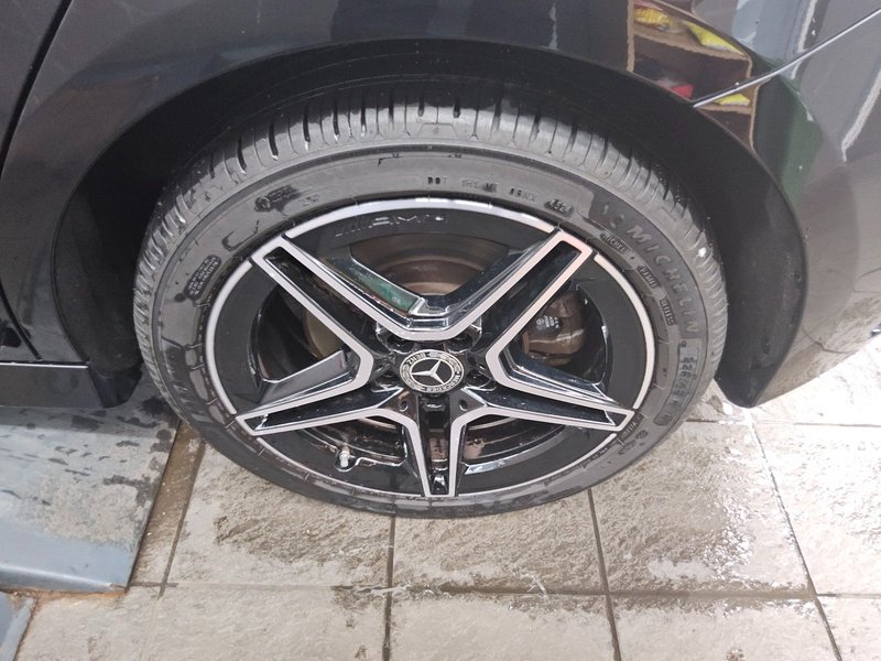 Mercedes-Benz A 250 e automatik AMG Line • ACC • Full LED — 11