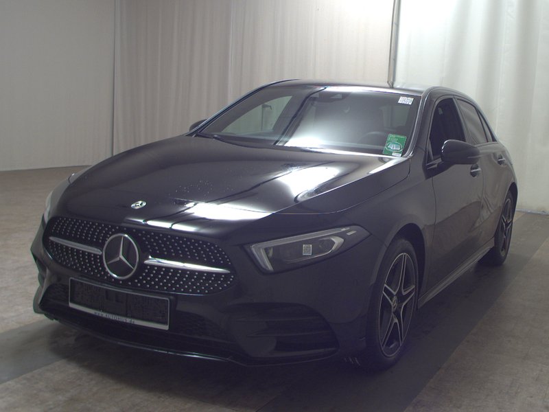 Mercedes-Benz A 250 e automatik AMG Line • ACC • Full LED — 2
