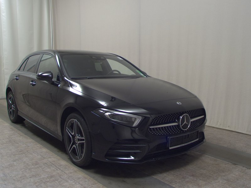 Mercedes-Benz A 250 e automatik AMG Line • ACC • Full LED — 3