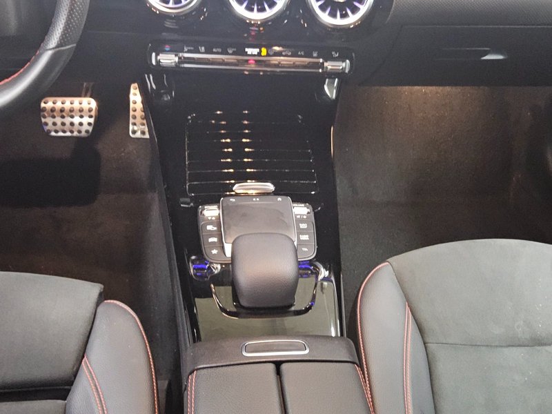 Mercedes-Benz A 250 e automatik AMG Line • ACC • Full LED — 6