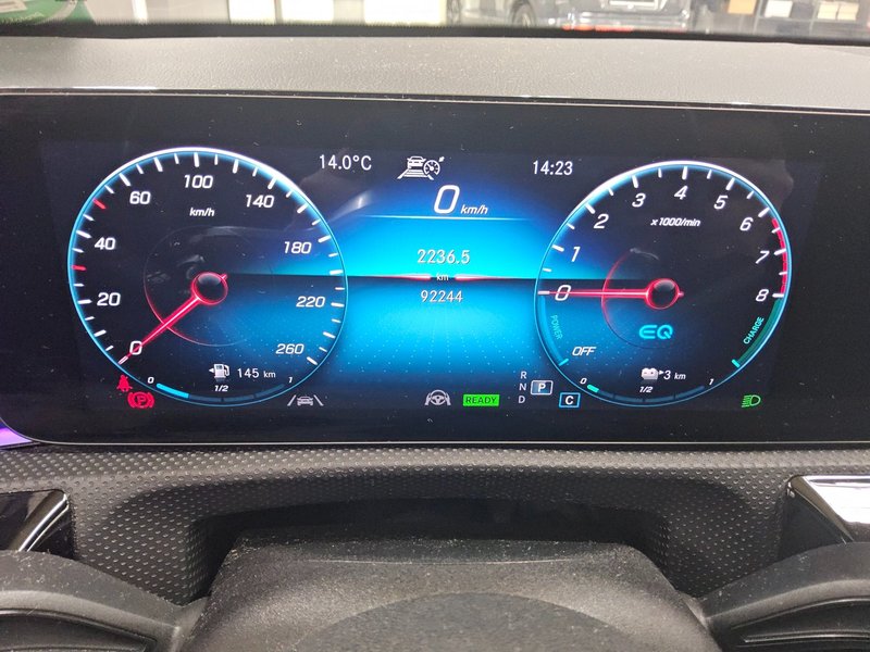 Mercedes-Benz A 250 e automatik AMG Line • ACC • Full LED — 8