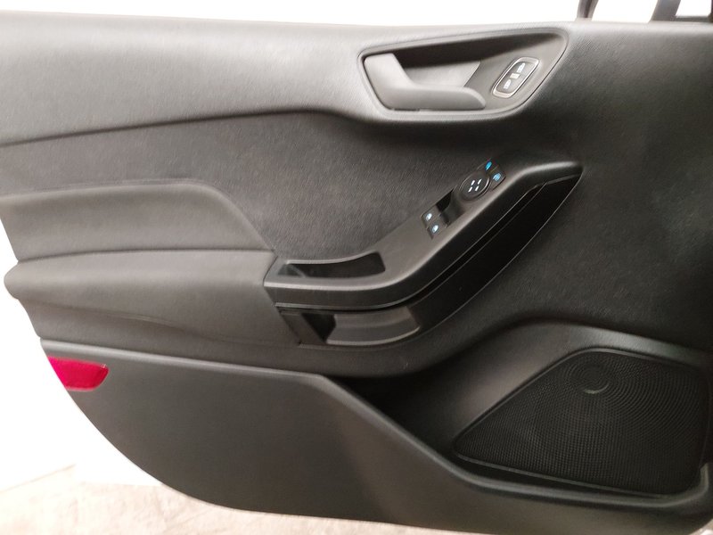 Ford Fiesta 1.1 Cool&Connect • LED — 5