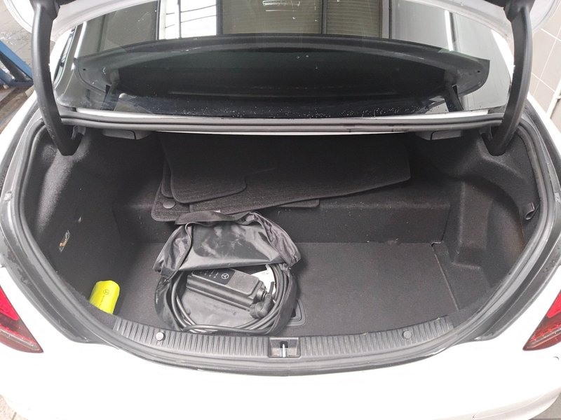 Mercedes-Benz C 300 de automatik Exclusive • LED — 12