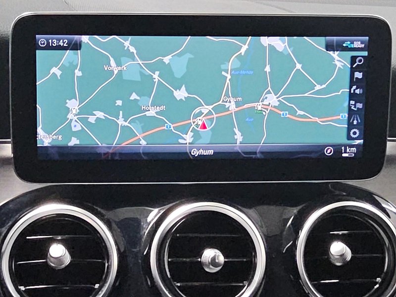 Mercedes-Benz C 300 de automatik Exclusive • LED — 7