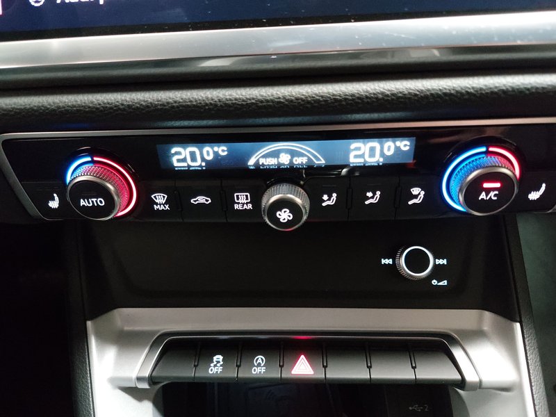 Audi Q3 35 TFSI automatik advanced • ACC • električna vrata prtljažnika — 19