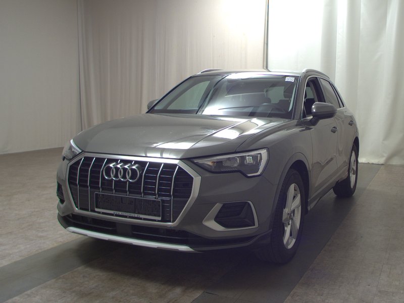 Audi Q3 35 TFSI automatik advanced • ACC • električna vrata prtljažnika — 2