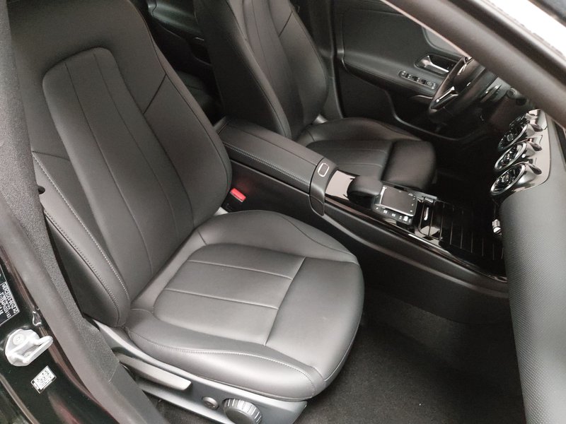 Mercedes-Benz CLA 220 d automatik Progressive • LED • digitalni instrumenti — 12