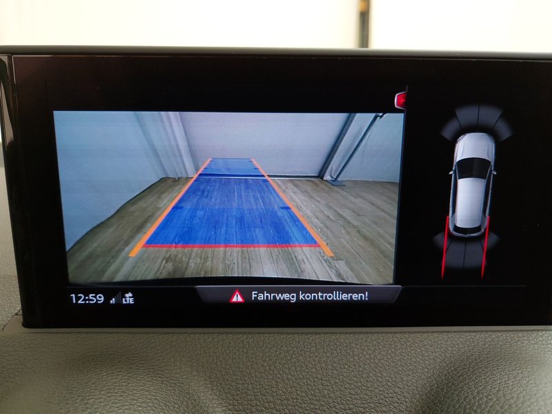 Audi Q2 30 TDI S line automatik • Full LED • digitalni instrumenti — 15